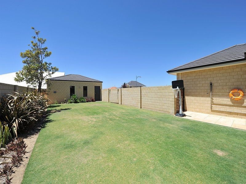 9 Abeona Parade, Madora Bay WA 6210