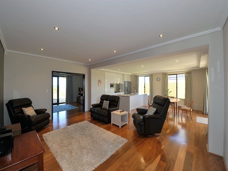 9 Abeona Parade, Madora Bay WA 6210