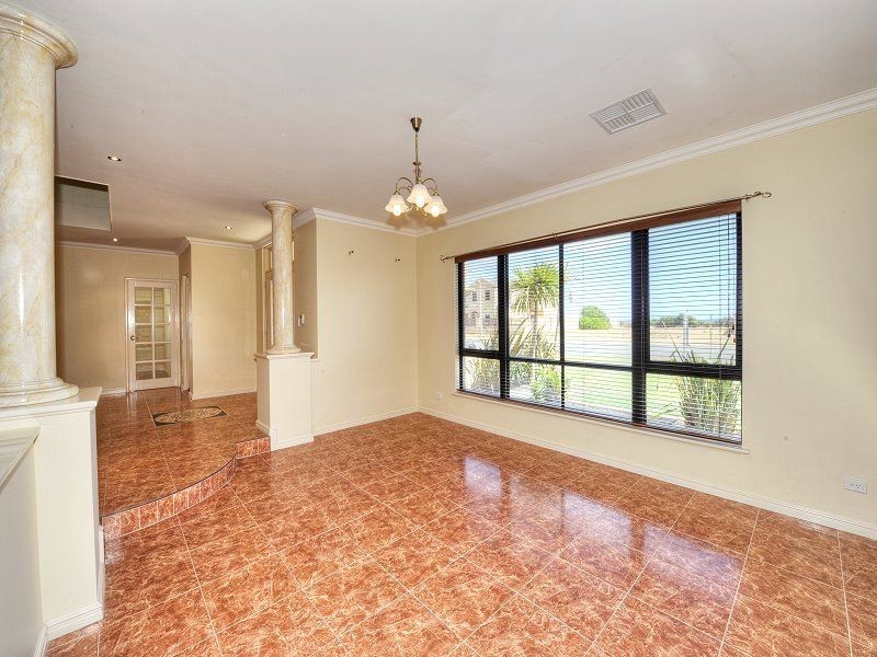 53 Ronsard Drive, San Remo WA 6210