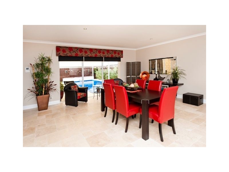 4 Torwood Edge, Halls Head WA 6210