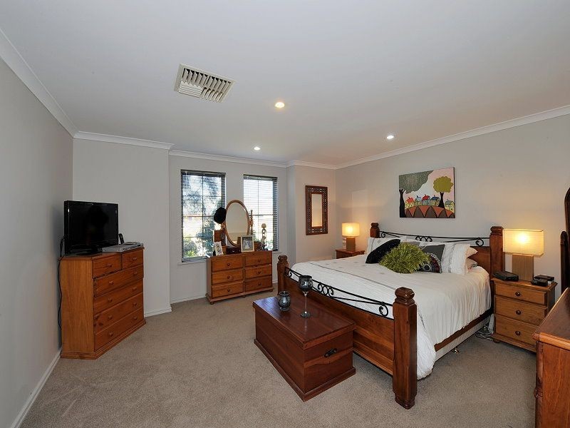 3 Brouwer Trail, Dudley Park WA 6210