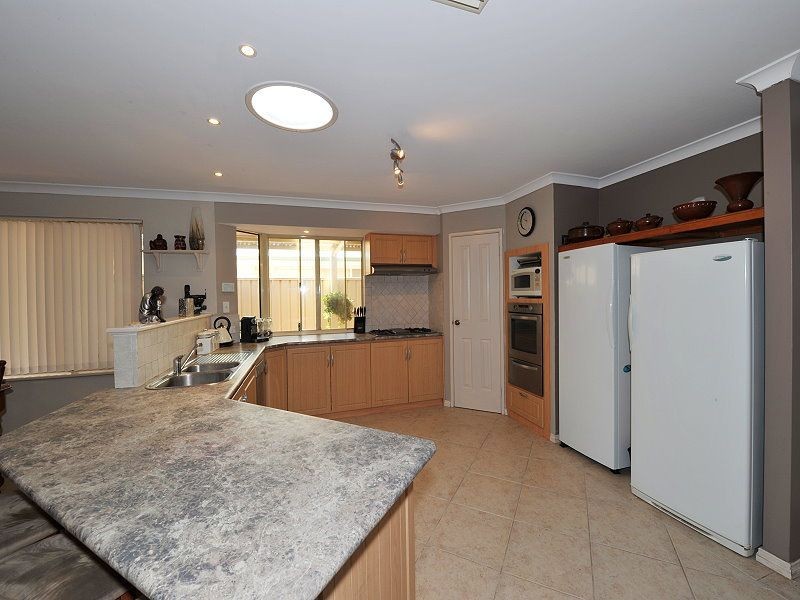 3 Brouwer Trail, Dudley Park WA 6210