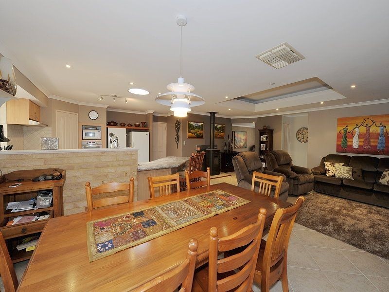 3 Brouwer Trail, Dudley Park WA 6210