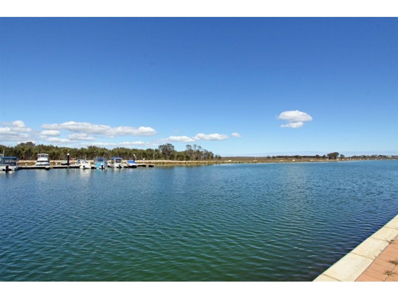 43 Erins Isle, Dudley Park WA 6210