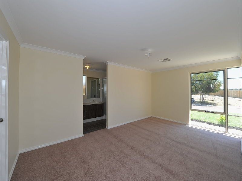 34 Skylark Loop, Erskine WA 6210