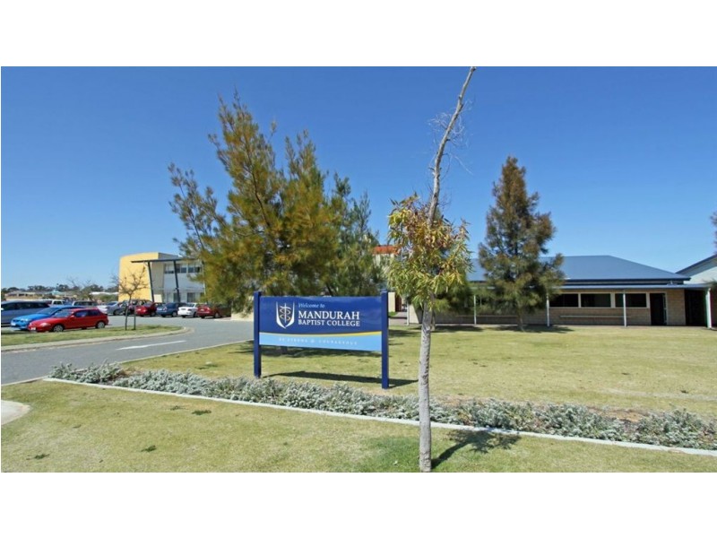 5 Gillen Chase, Lakelands WA 6180