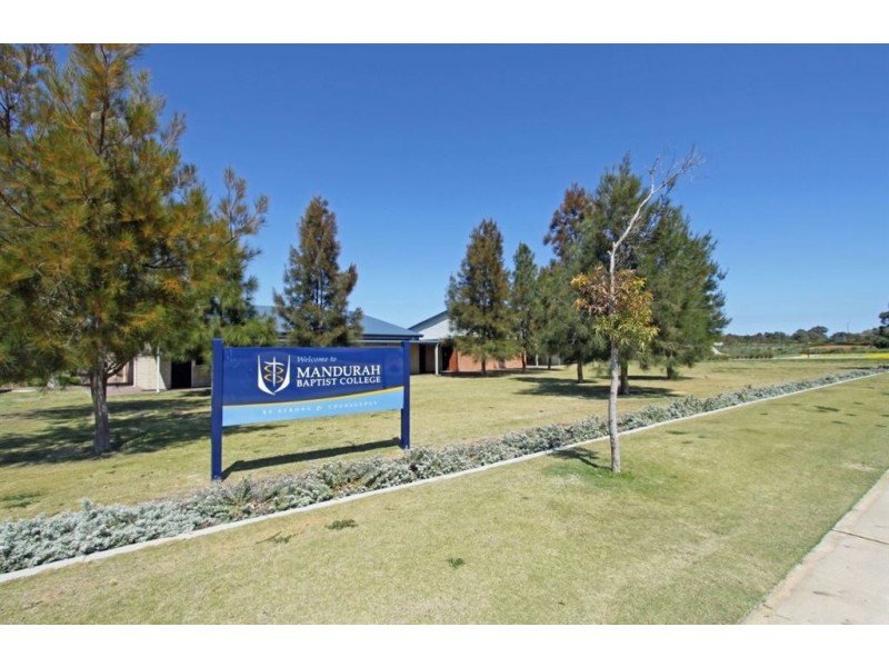 5 Gillen Chase, Lakelands WA 6180