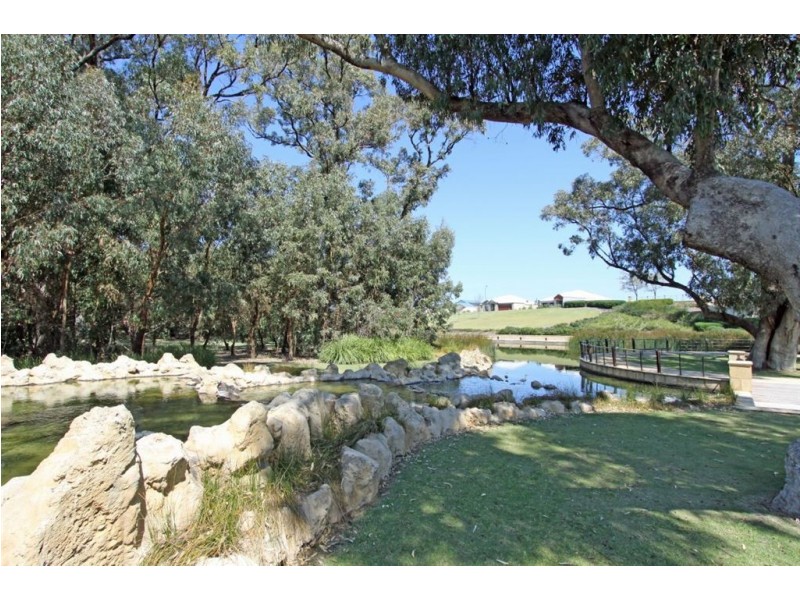 5 Gillen Chase, Lakelands WA 6180