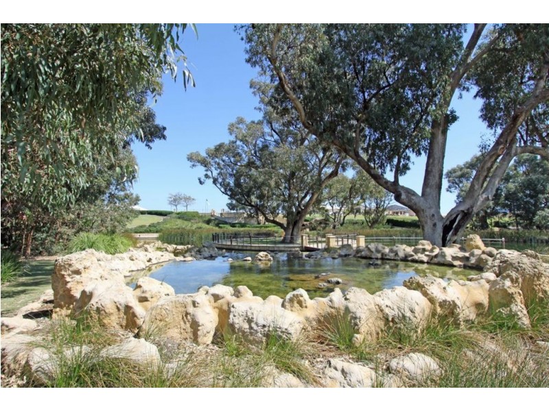 5 Gillen Chase, Lakelands WA 6180