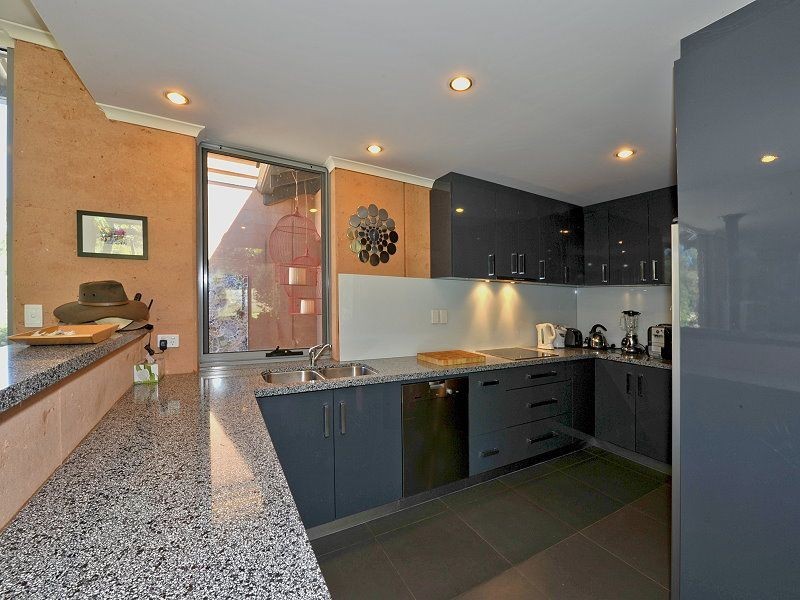 70 Holyoake Road, Dwellingup WA 6213