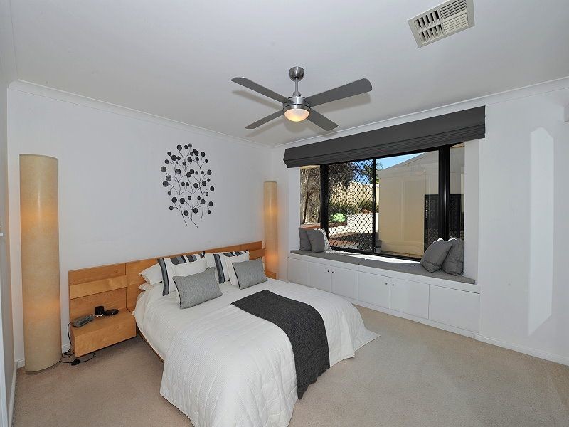 20 Everlasting Retreat, Halls Head WA 6210