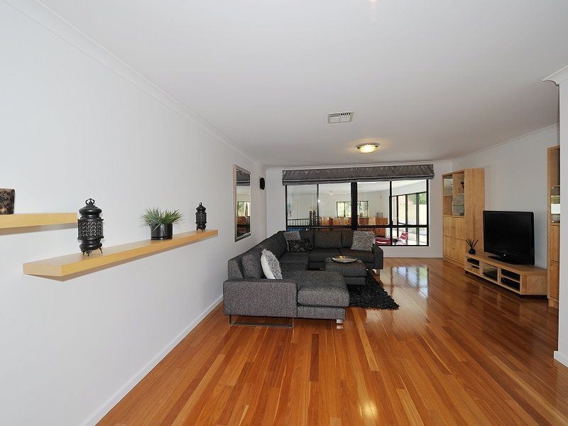 20 Everlasting Retreat, Halls Head WA 6210