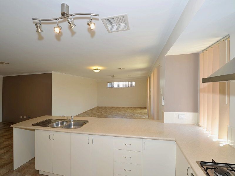 3/7 Jupiter Way, Greenfields WA 6210