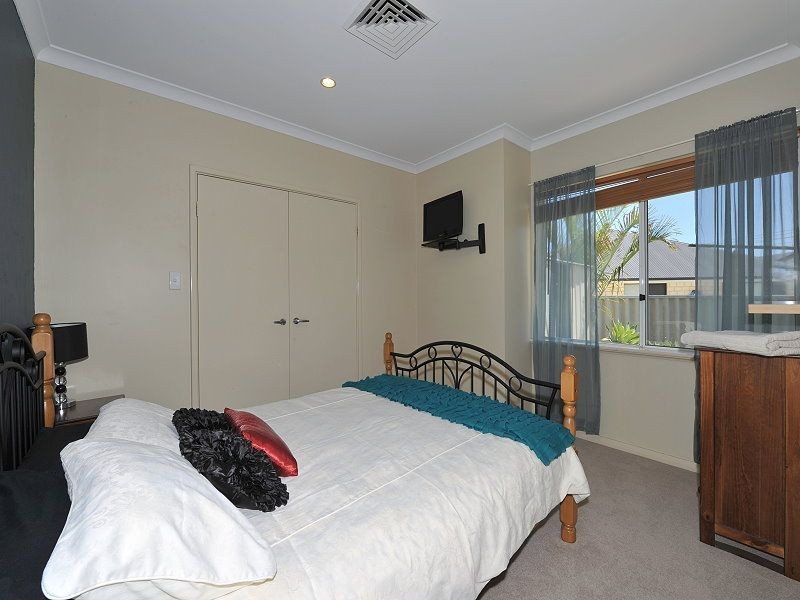 3 Ash Court, Halls Head WA 6210