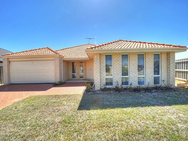 11 Grasshill Grange, Halls Head WA 6210