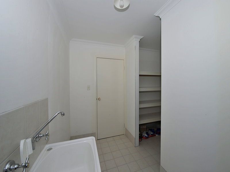 11 Grasshill Grange, Halls Head WA 6210