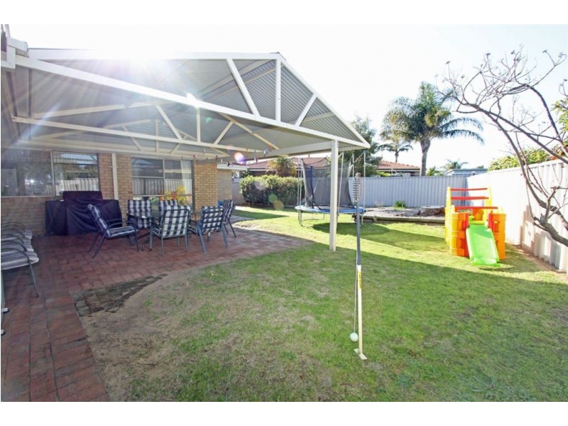 5 Maitland Close, Halls Head WA 6210