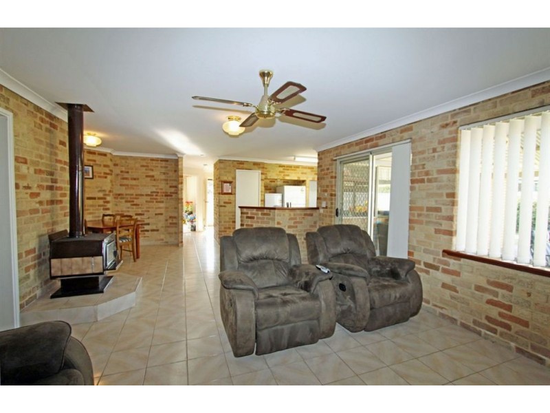 5 Maitland Close, Halls Head WA 6210