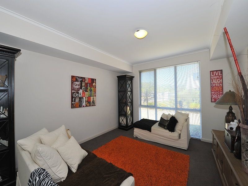 5 Arcot Court, Meadow Springs WA 6210