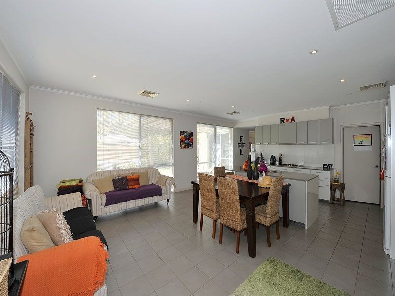 5 Arcot Court, Meadow Springs WA 6210