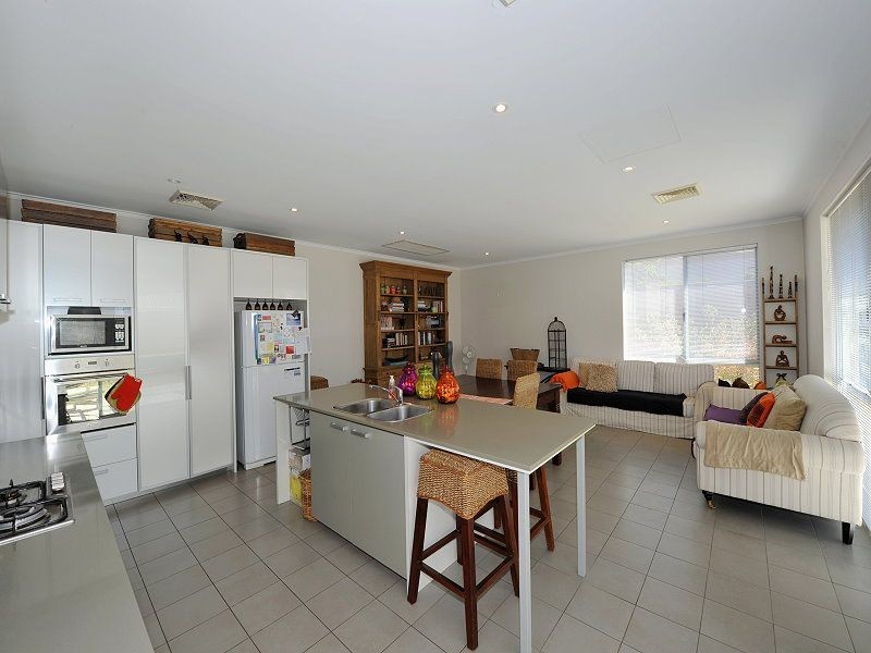 5 Arcot Court, Meadow Springs WA 6210