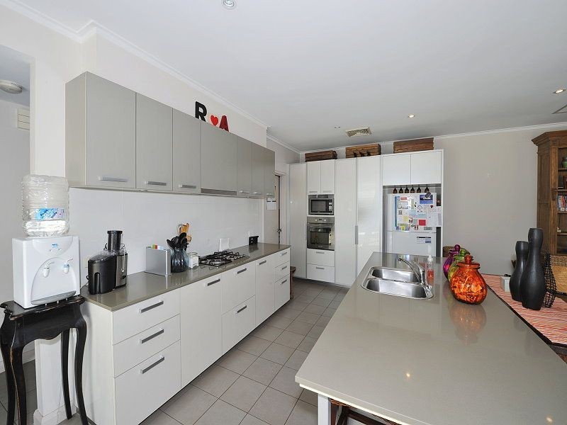 5 Arcot Court, Meadow Springs WA 6210