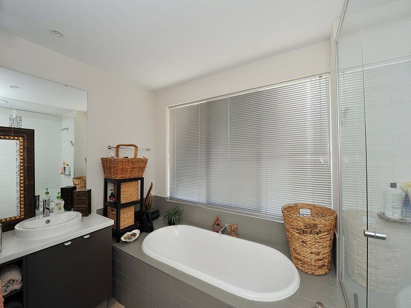 5 Arcot Court, Meadow Springs WA 6210