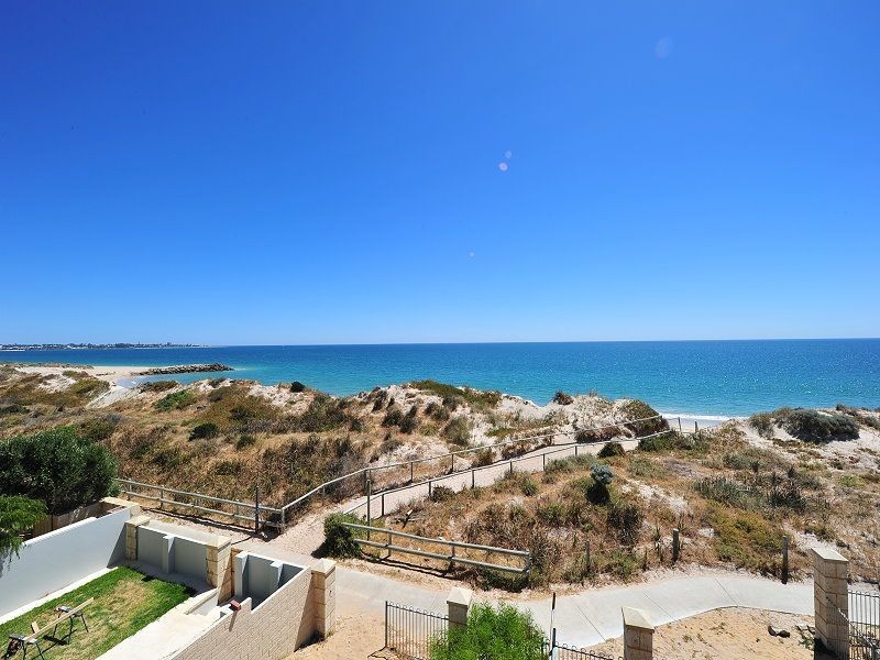 2/68 Hickman Road, Silver Sands WA 6210