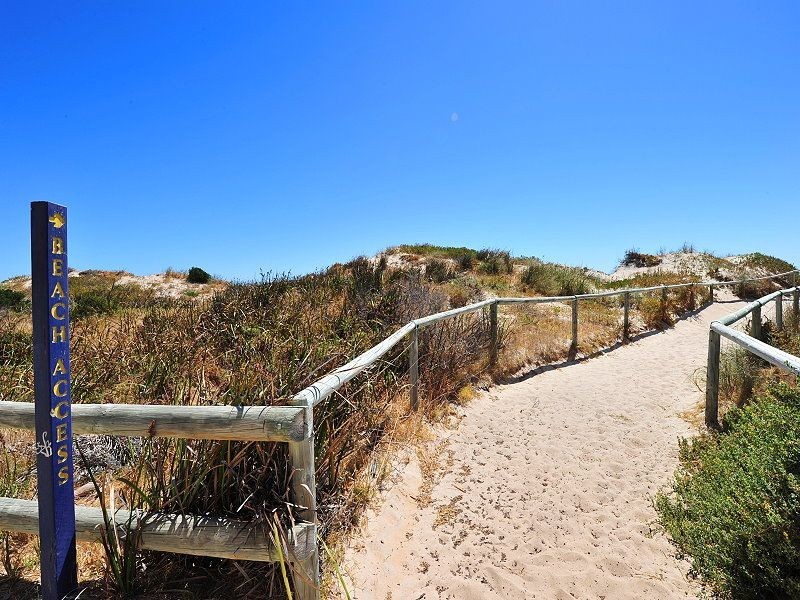 2/68 Hickman Road, Silver Sands WA 6210