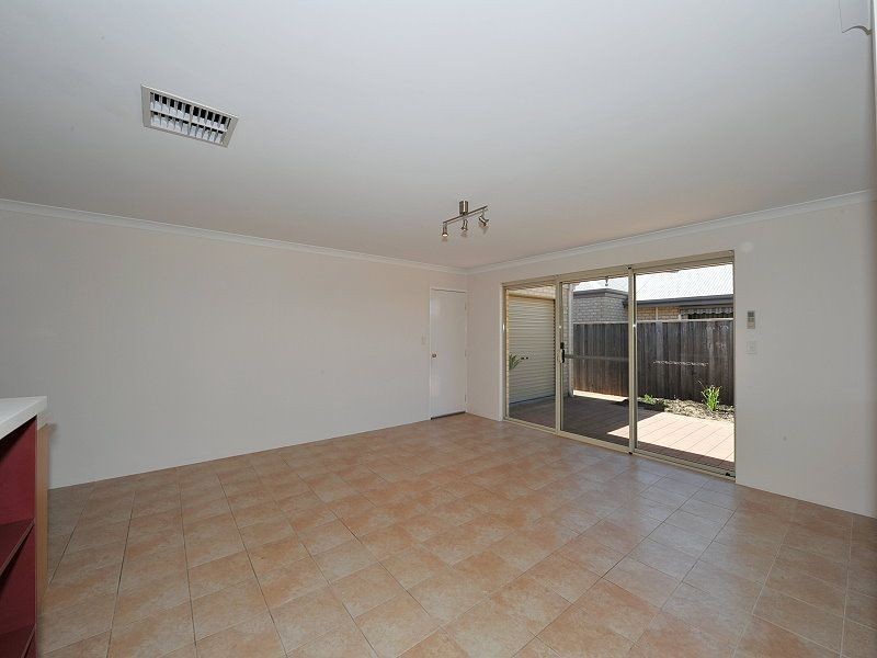 14 Tranquility Way, Halls Head WA 6210