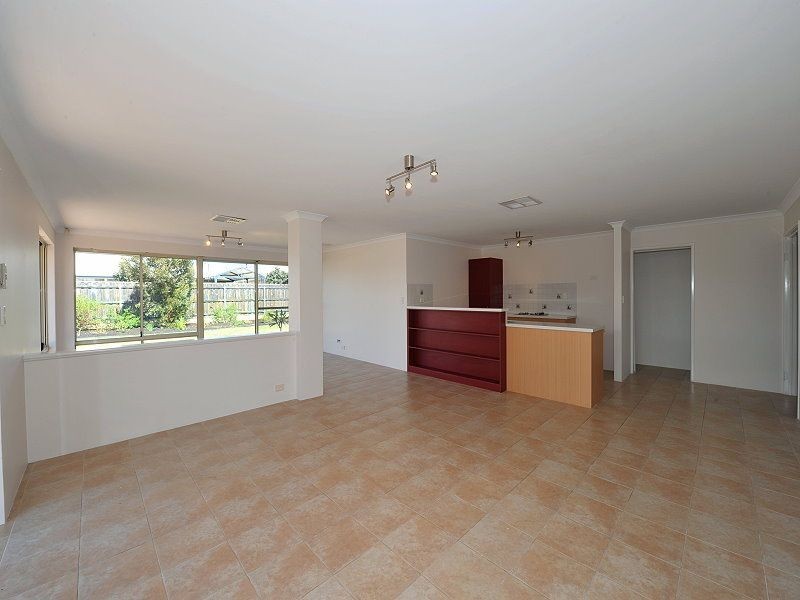 14 Tranquility Way, Halls Head WA 6210