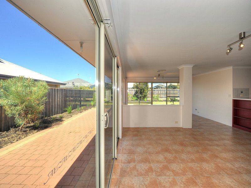 14 Tranquility Way, Halls Head WA 6210