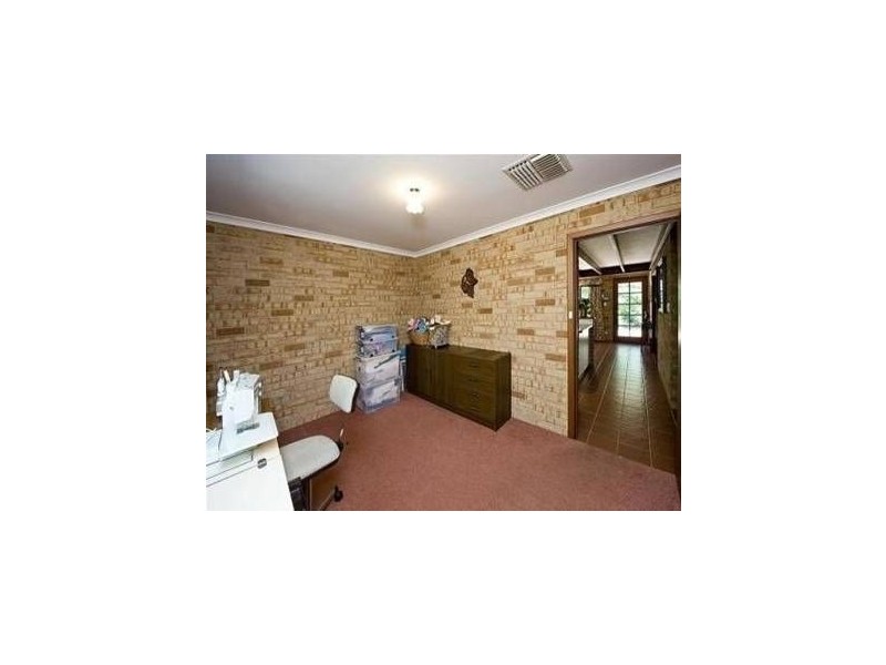 5 Knight Place, Waroona WA 6215
