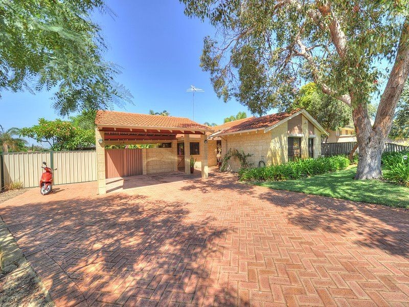 10 Tennyson Ave, Halls Head WA 6210