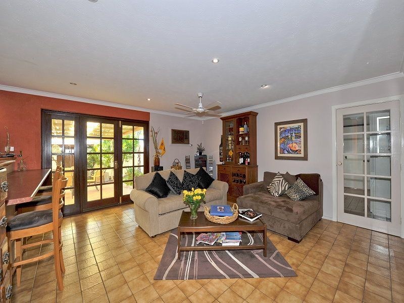 10 Tennyson Ave, Halls Head WA 6210