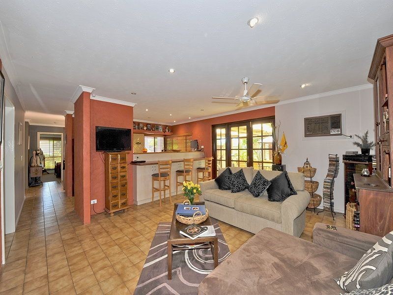 10 Tennyson Ave, Halls Head WA 6210