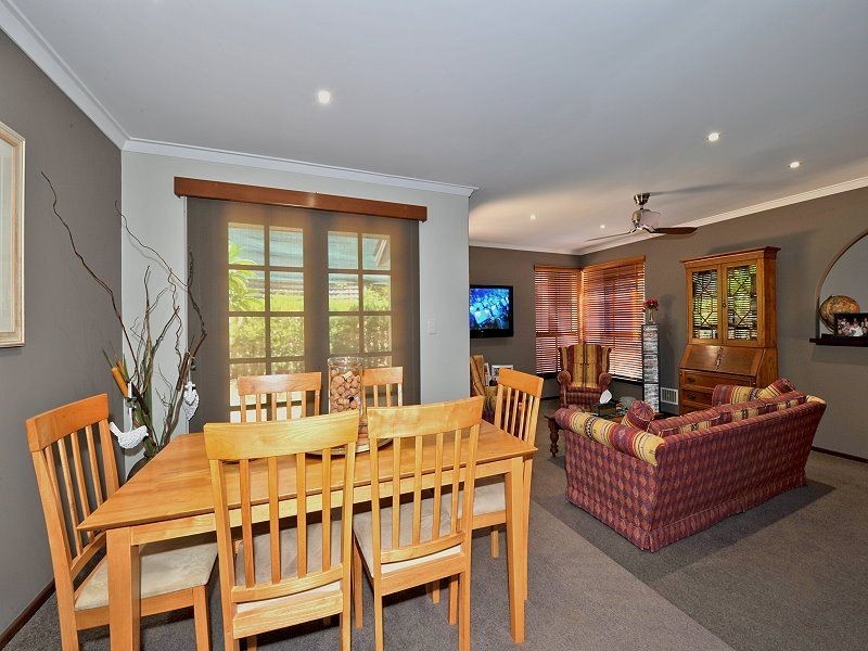 10 Tennyson Ave, Halls Head WA 6210