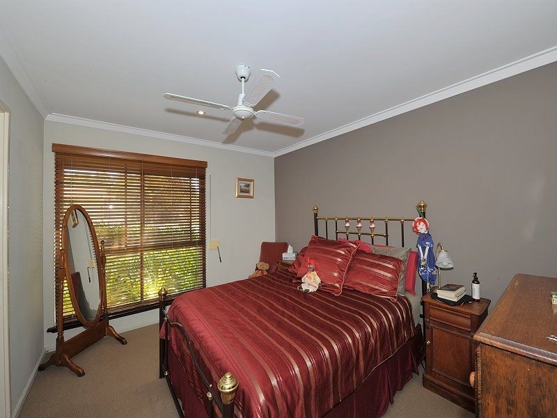 10 Tennyson Ave, Halls Head WA 6210