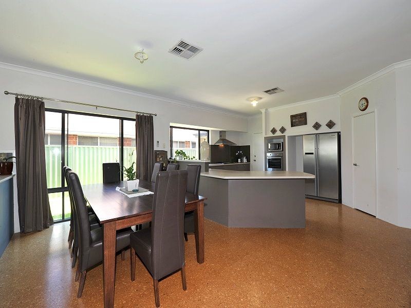 19 Bibbulmun Meander, Ravenswood WA 6208