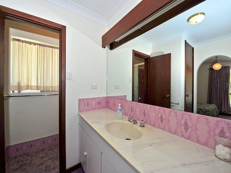 4 Armstrong Street, Halls Head WA 6210