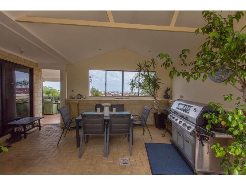 7 Nettle Place, Halls Head WA 6210