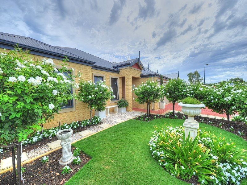 17 Nankeen Approach, Dudley Park WA 6210