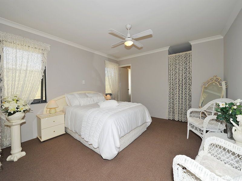 17 Nankeen Approach, Dudley Park WA 6210