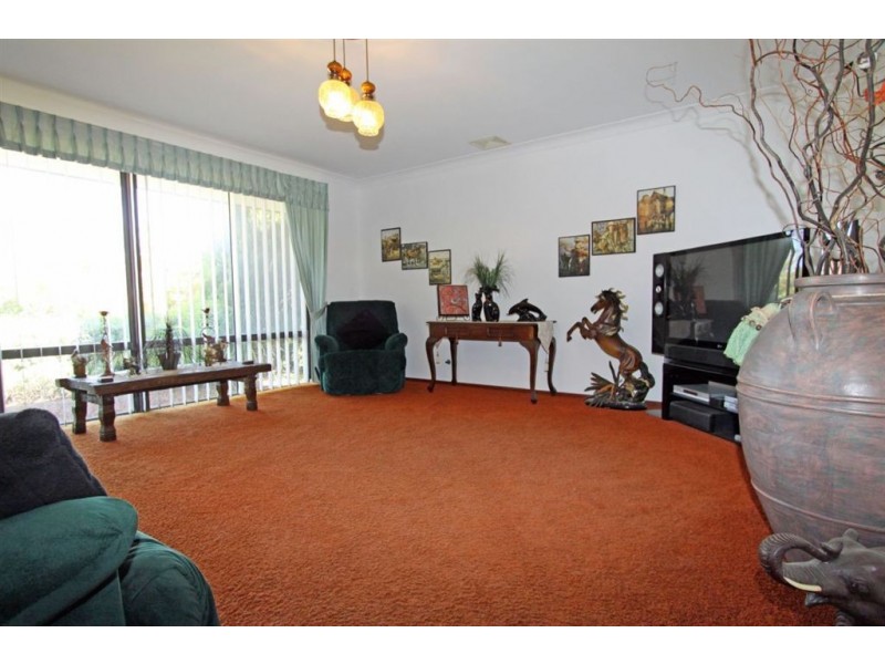 40 Arundel Drive, Halls Head WA 6210