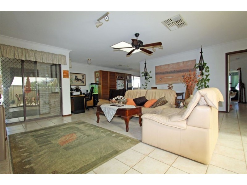 40 Arundel Drive, Halls Head WA 6210