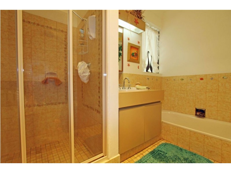 40 Arundel Drive, Halls Head WA 6210