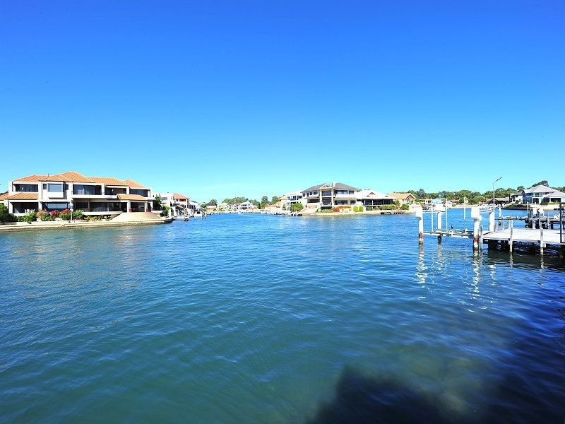 15 Finistere Island Retreat, Halls Head WA 6210