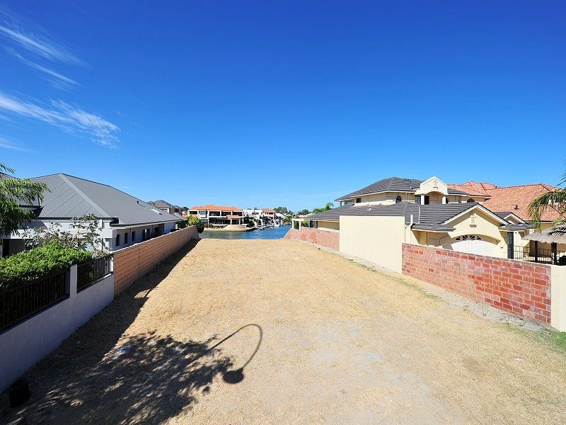 15 Finistere Island Retreat, Halls Head WA 6210