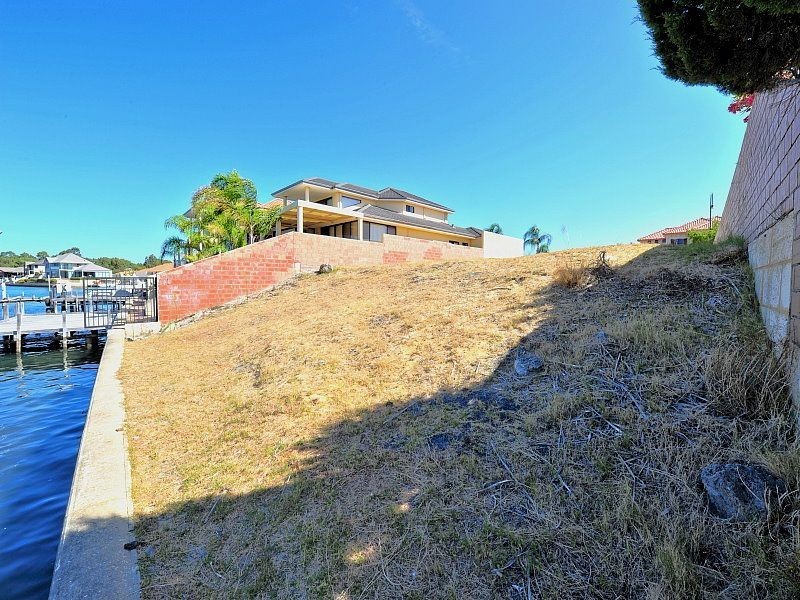 15 Finistere Island Retreat, Halls Head WA 6210