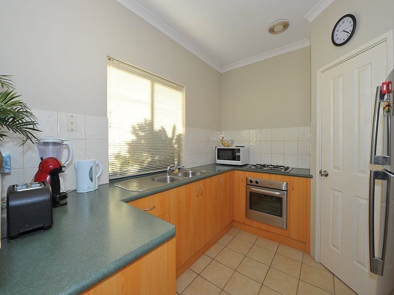 4/9 Hackett Street, Mandurah WA 6210